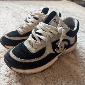 CHANEL Black and White Sneakers Low-Top Design